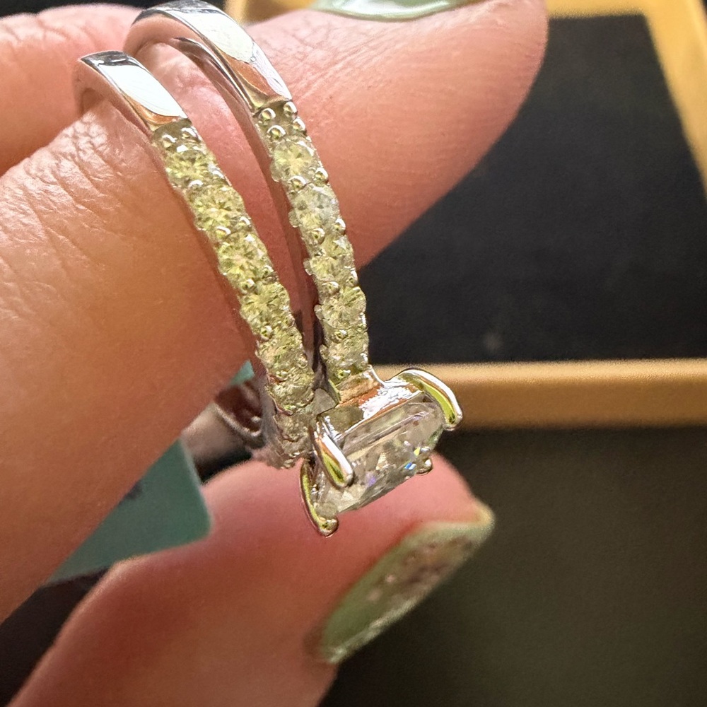 Sterling Silver Moissanite Princess Cut Engagement Ring - Size 8 - Silver - Picture 4 of 9